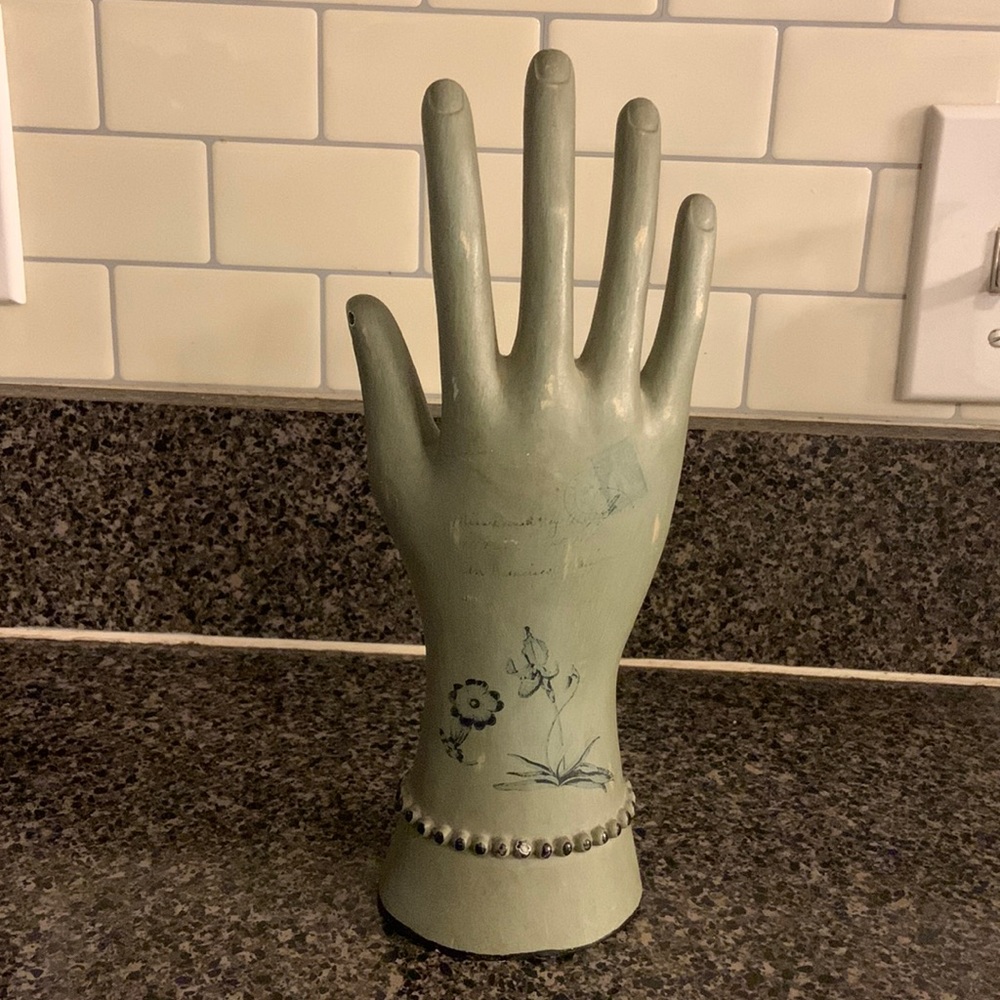 The Hive Hand Ring Holder